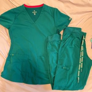 Medcouture hunter green scrub set